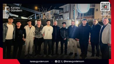 Saadet Partisi Karasu İlçe Başkanı Murat Ali Aksoy ve yönetim kurulu üyelerinin ilçedeki gençlerle bir araya geldiği istişare toplantısı.