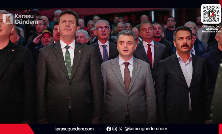 Karasu Belediye Başkanı İshak Sarı ve Sakarya protokolü TOKİ 6633 konut kura çekimi programında.