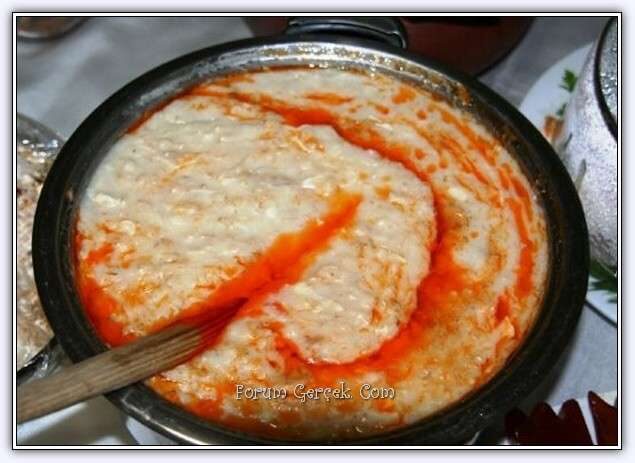 Keşkek Geleneği: 117 Yıldır Süren Bayram Coşkusu 4 image b38cea5f 6c2f 4fba a191 ff926a7aef23