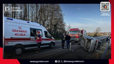 Sakarya'da Hafif Ticari Araç Devrildi: Sürücü Yaralı 9 kae photo